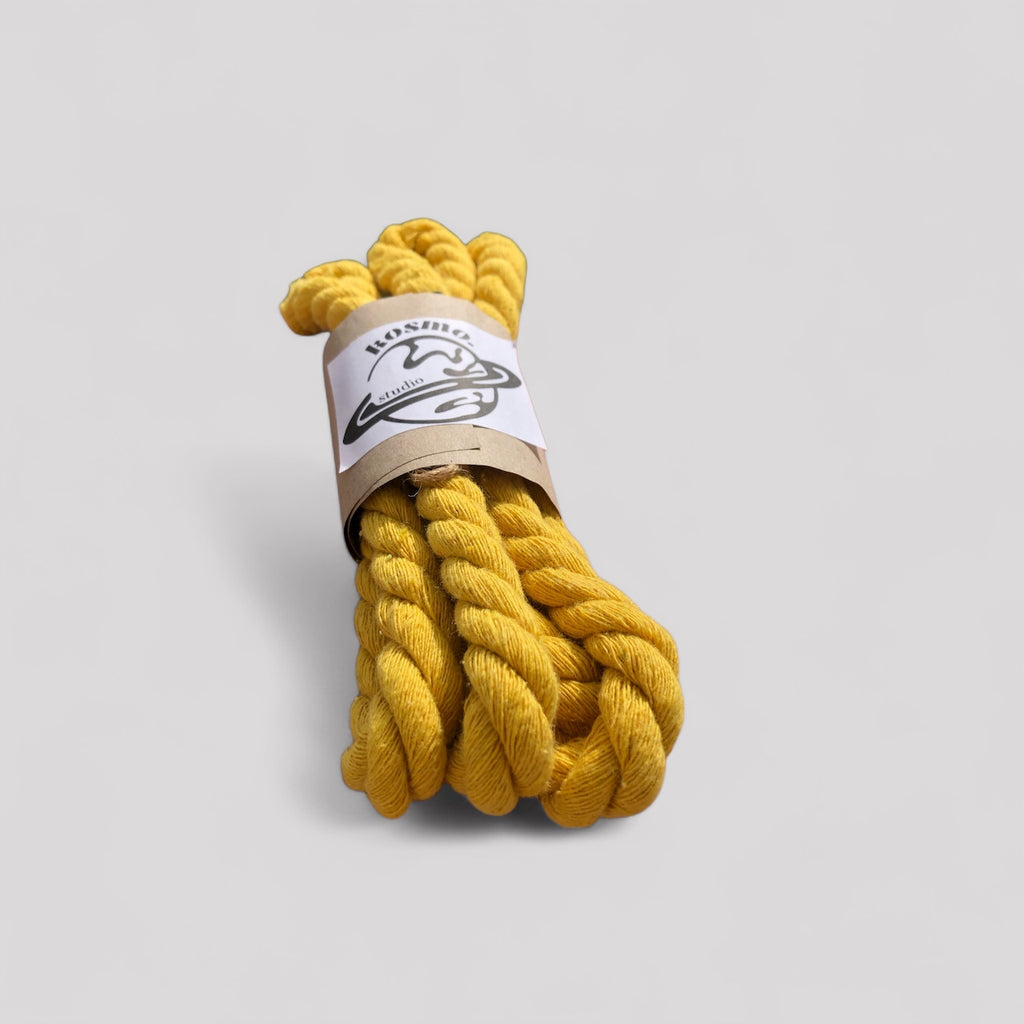 Rope laces yellow detail