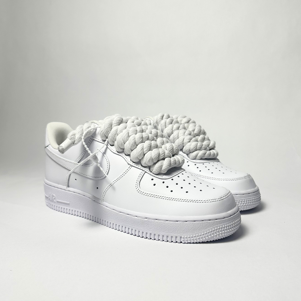 Nike Air Force 1 bílé Custom bílé tlusté rope laces – pohled ze strany