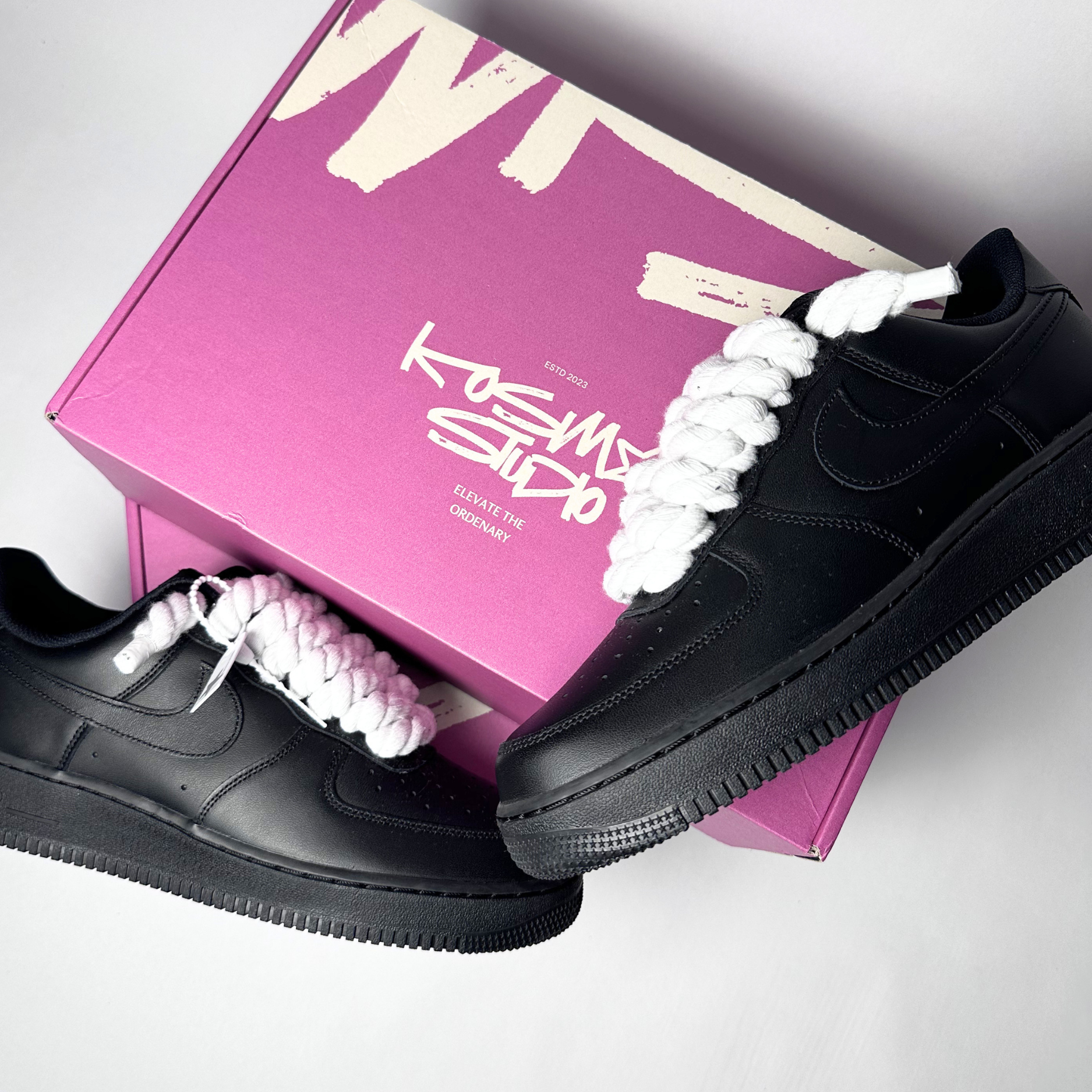 Nike Air Force 1 černé Custom bílé tlusté rope laces – detail šněrování