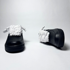 Nike Air Force 1 černé Custom bílé tlusté rope laces – pohled zepředu