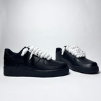 Nike Air Force 1 černé Custom bílé tlusté rope laces – pohled zezadu