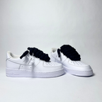 Nike Air Force 1 bílé Custom černé tlusté rope laces – pohled zezadu