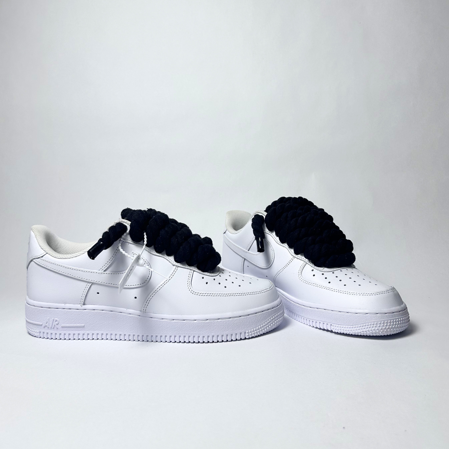 Nike Air Force 1 bílé Custom černé tlusté rope laces