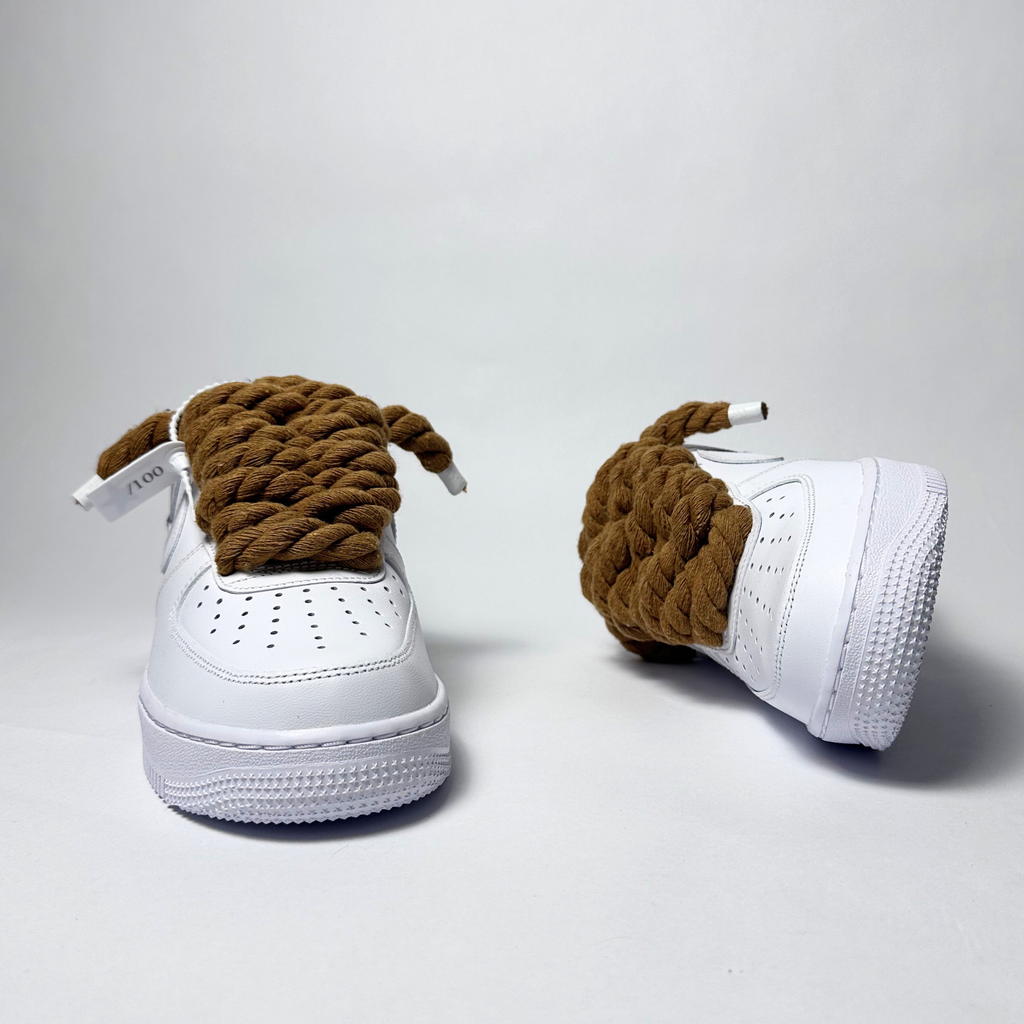 Nike Air Force 1 bílé Custom hnědé tlusté rope laces – pohled zepředu