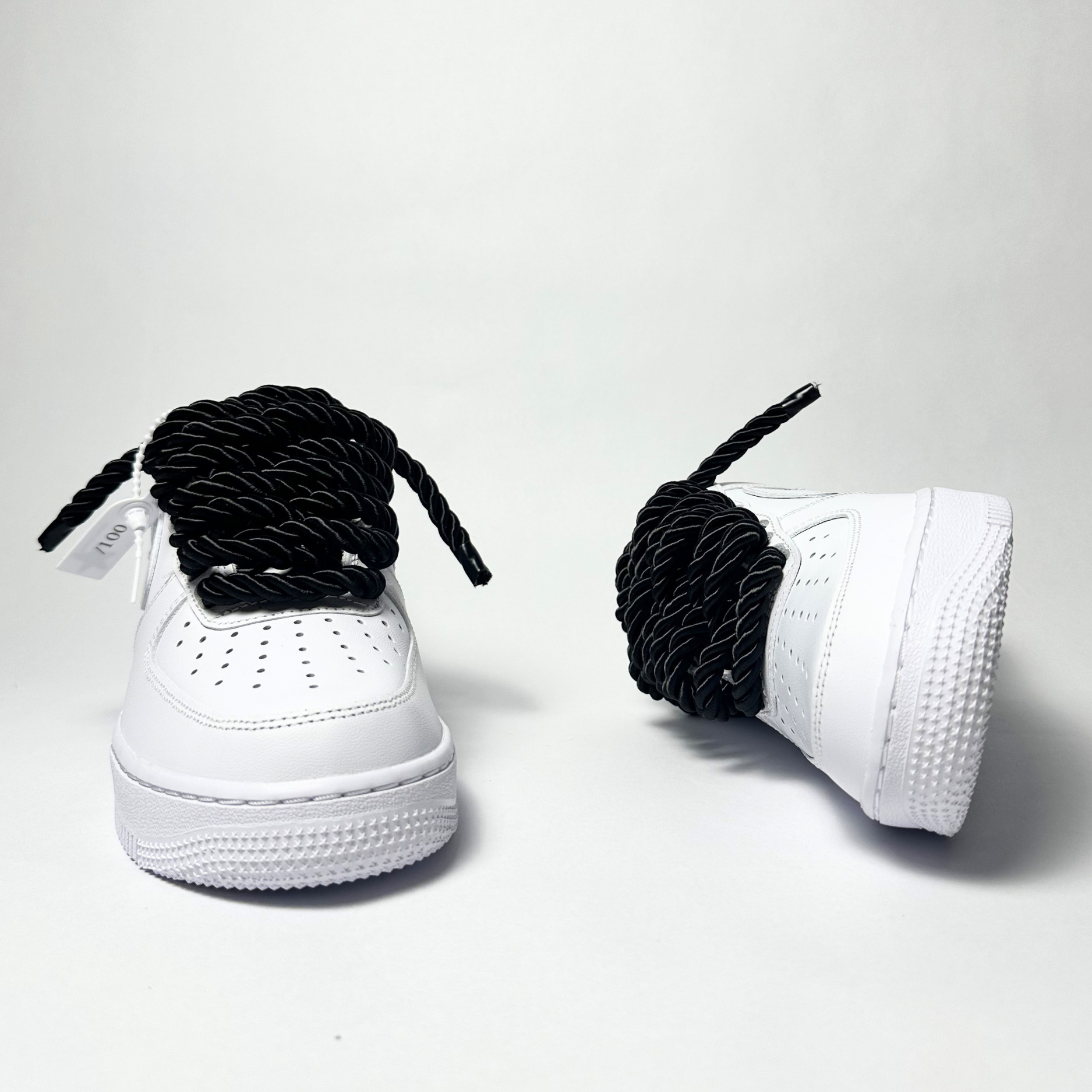 Nike Air Force 1 bílé Custom černé lesklé rope laces