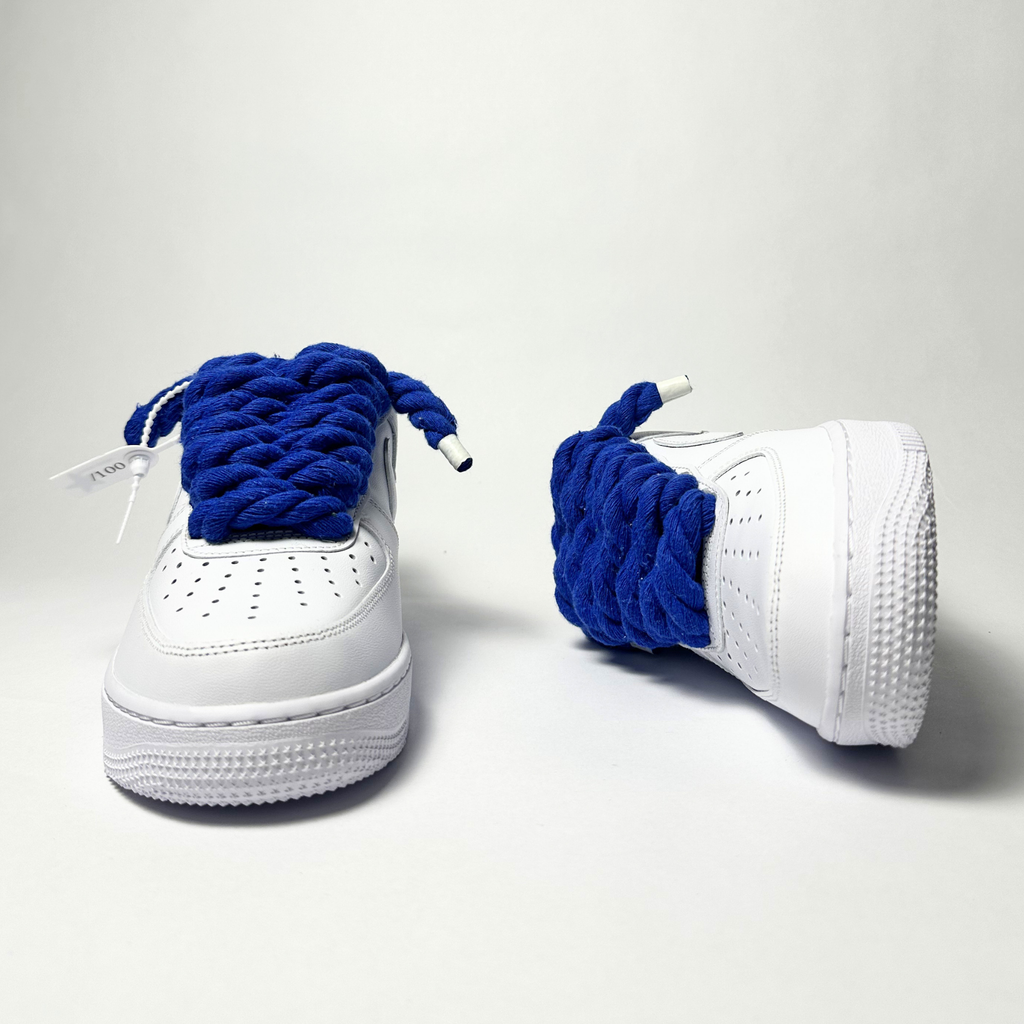 Nike Air Force 1 bílé Custom modré tlusté rope laces – pohled zepředu