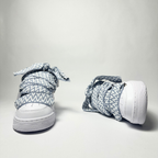 Nike Air Force 1 Custom bíle rope laces s světle modrými Over laces – pohled zepředu