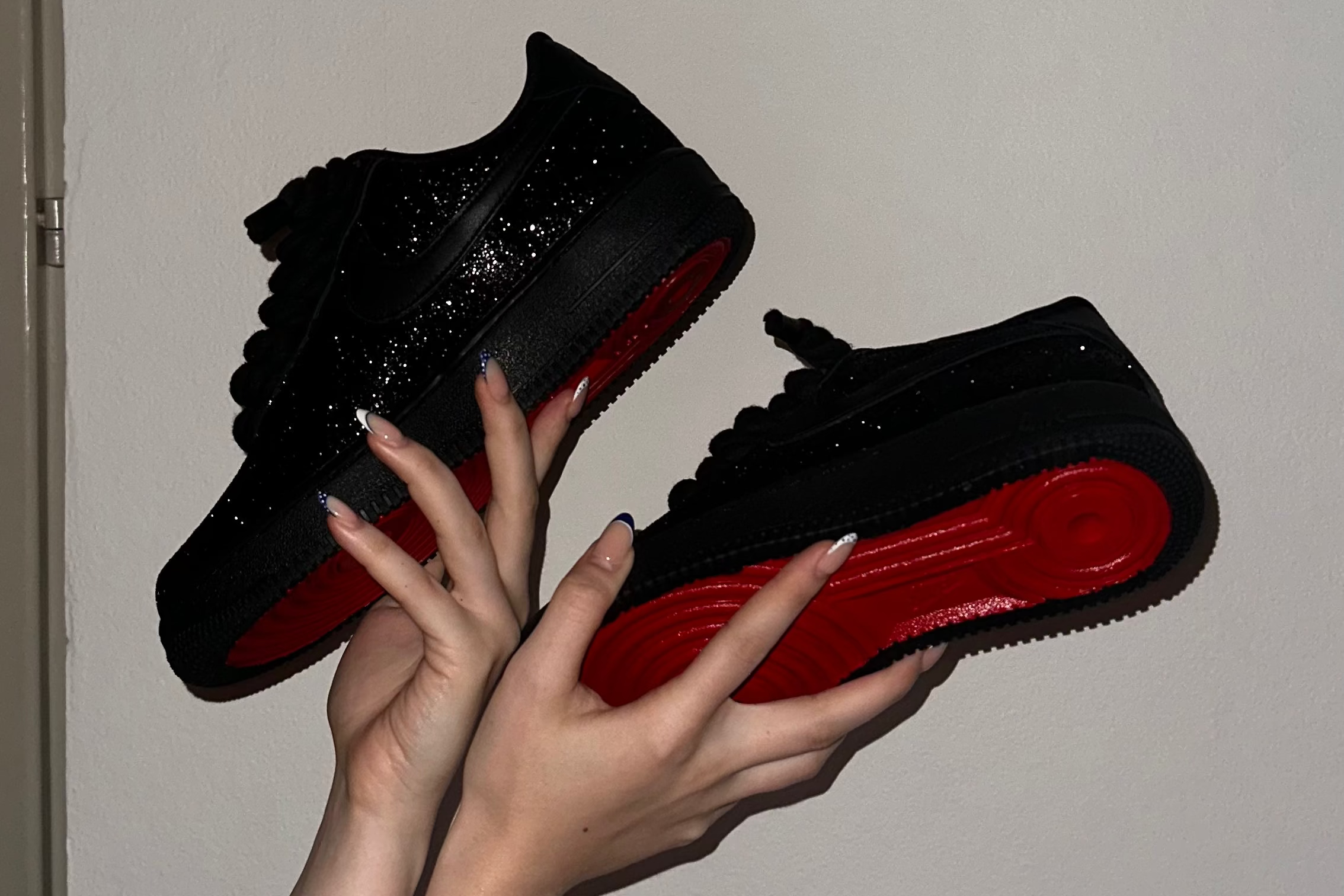 třpytivé Nike air force 1 rope laces s červenou podrážkou