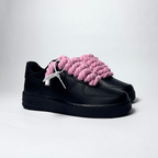 Nike Air Force 1 černé Custom růžové tlusté rope laces – pohled ze strany