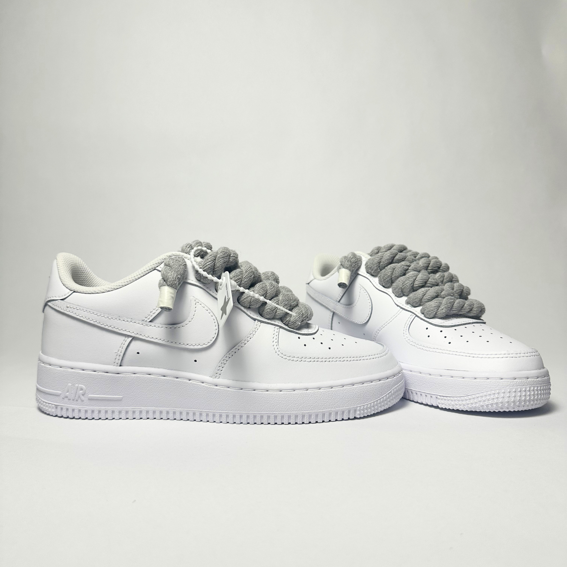 Nike Air Force 1 bílé Custom šedé tlusté rope laces
