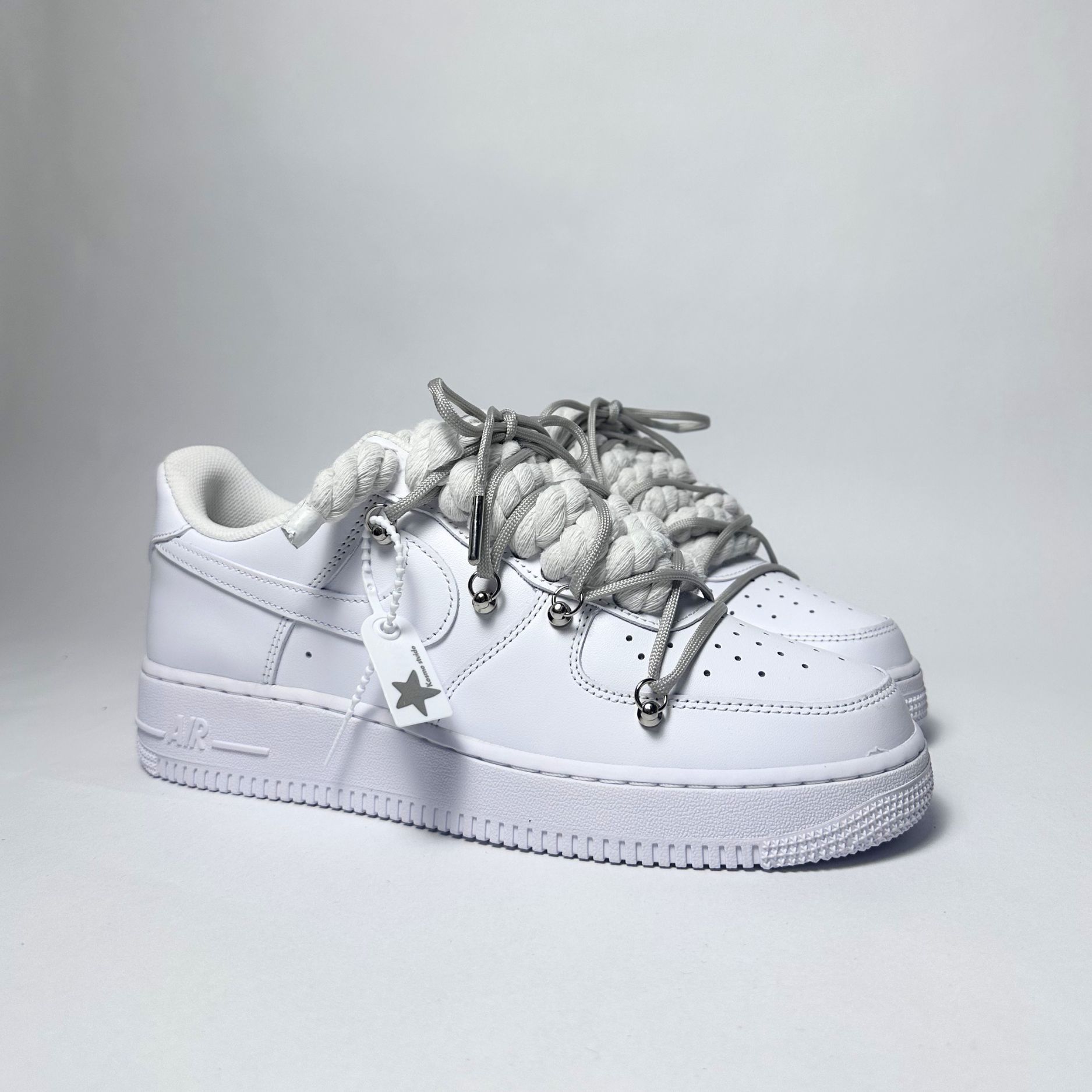 Nike Air Force 1 Custom bíle rope laces s šedými Over laces