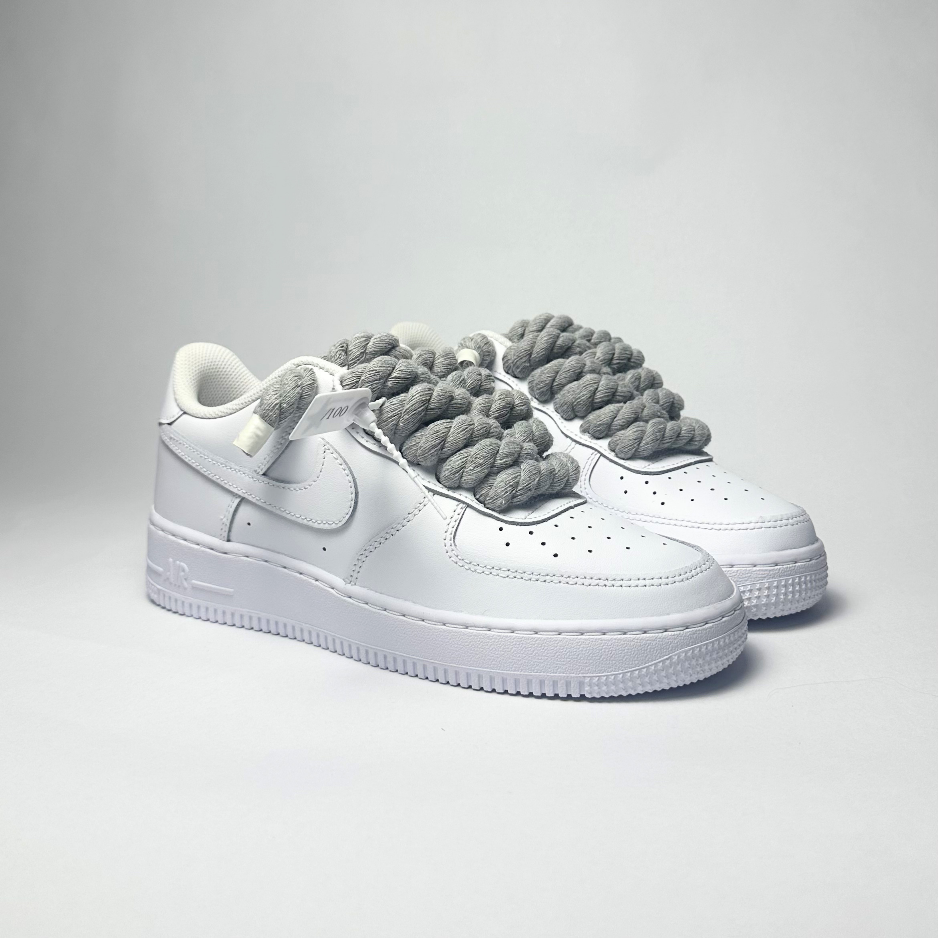 Nike Air Force 1 bílé Custom šedé tlusté rope laces