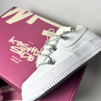 Nike Air Force 1 Custom bílé rope laces se shiny Over laces – pohled na patu
