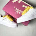 Nike Air Force 1 bílé Custom žluté tlusté rope laces – detail šněrování