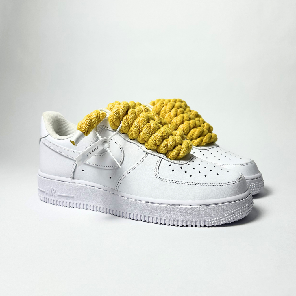 Nike Air Force 1 bílé Custom žluté tlusté rope laces – pohled ze strany